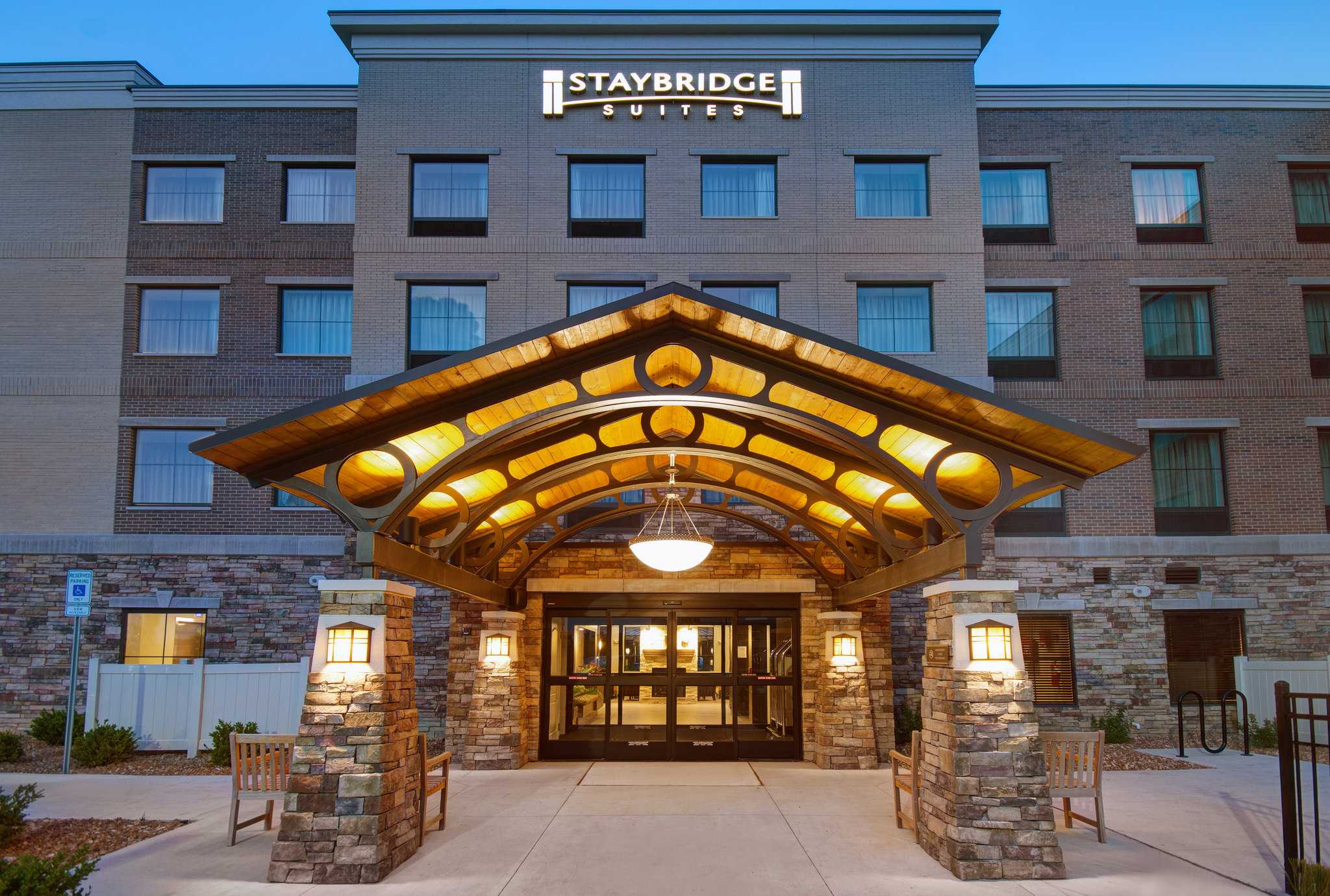Staybridge Suites Sterling Heights -Detroit Area в Стерлинг-Хайтс, MI