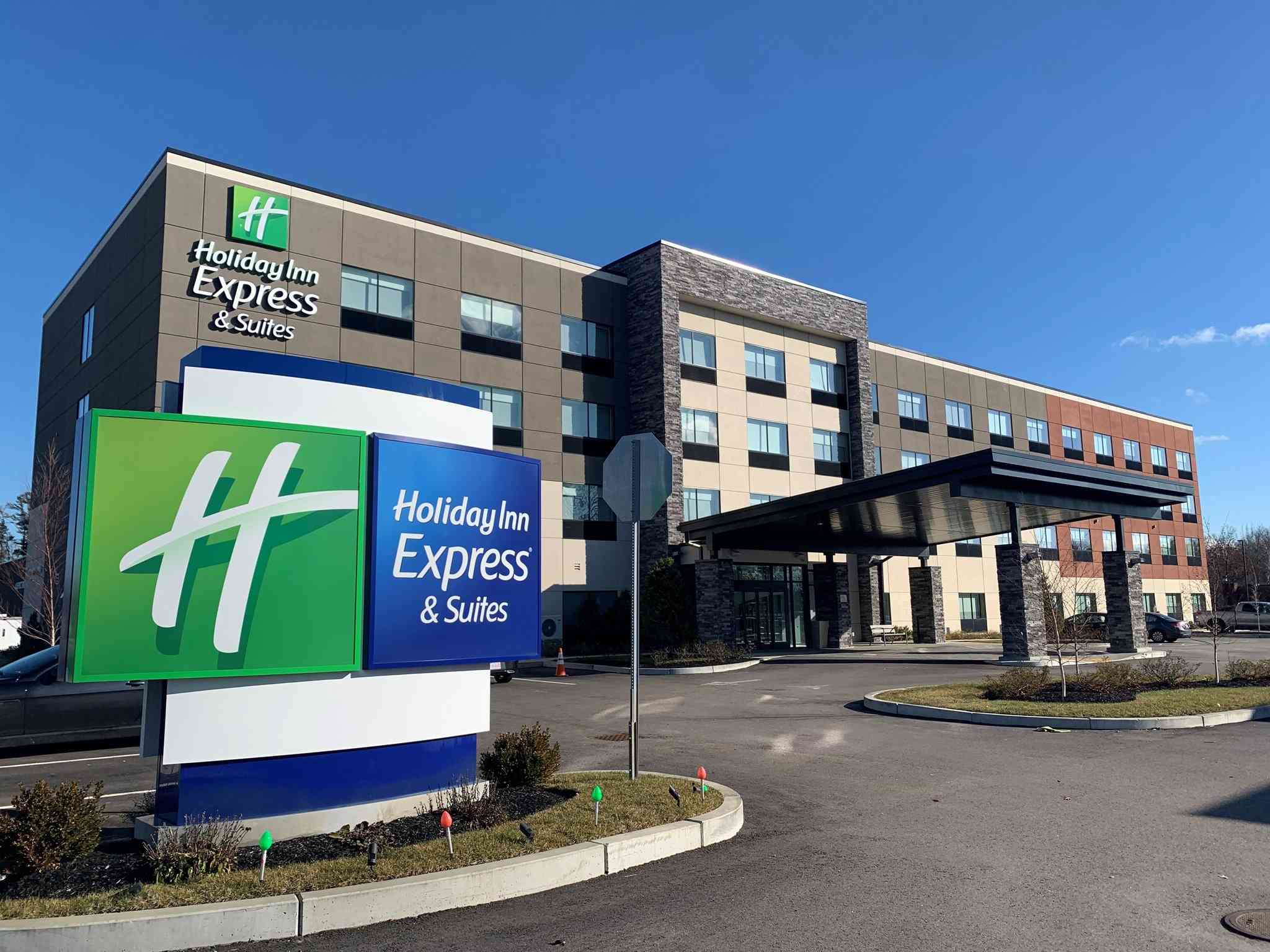 Holiday Inn Express & Suites Boston South - Randolph в Рэндольф, MA
