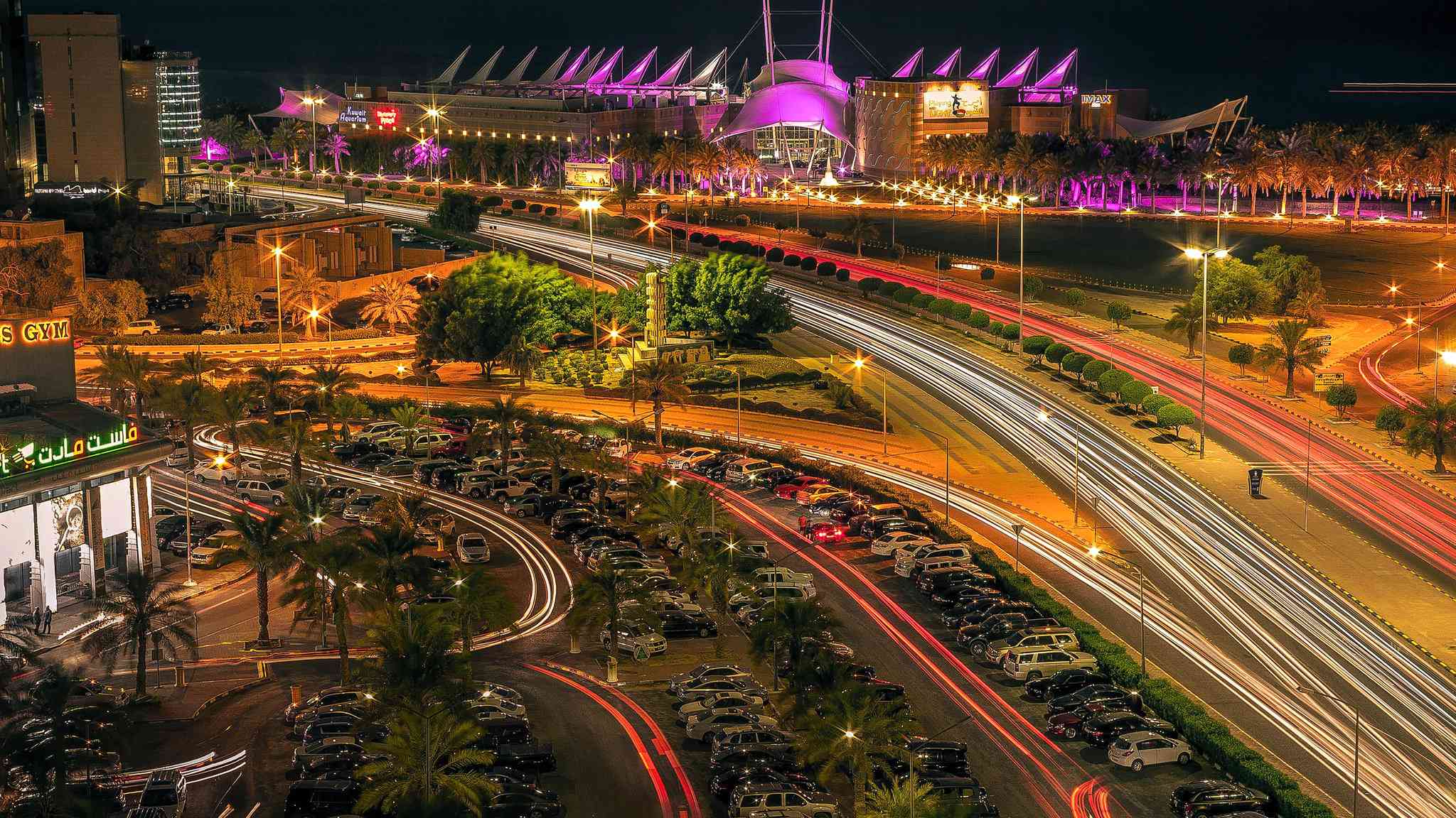 Holiday Inn Suites Kuwait Salmiya в Кувейт, KW