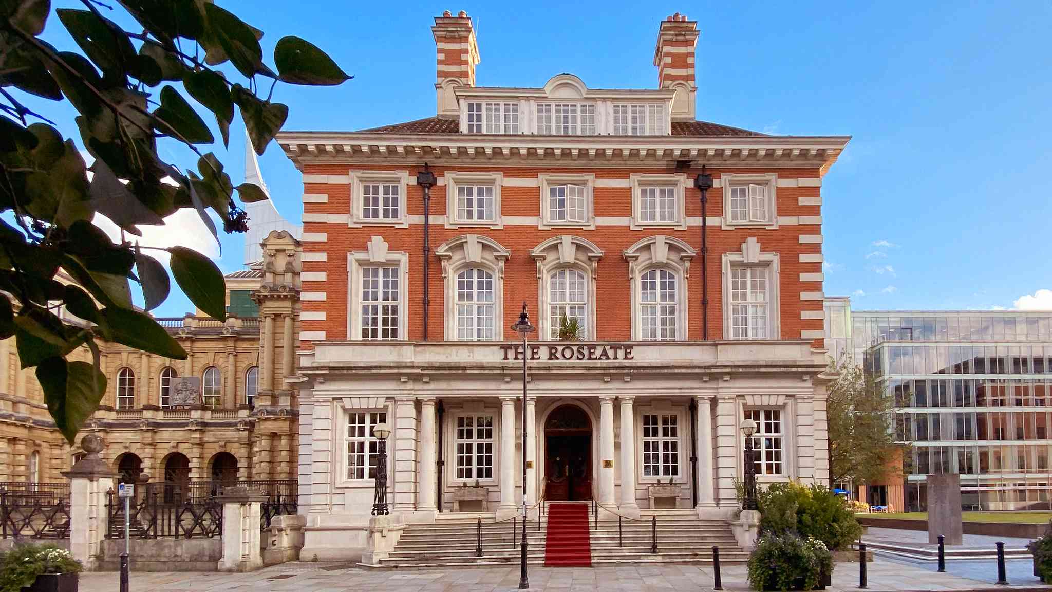 Reading, GB1의 The Roseate Reading