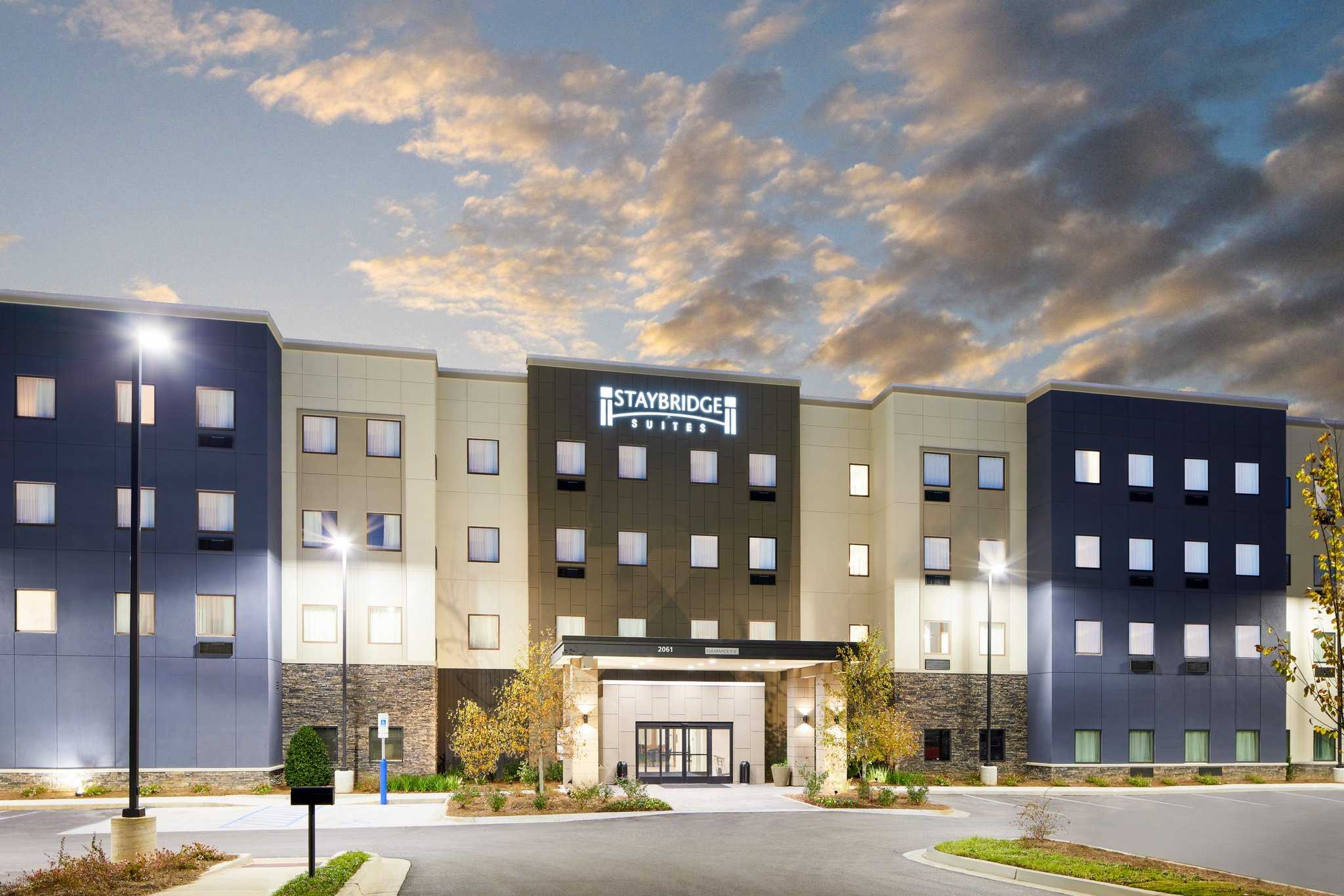 Staybridge Suites Auburn - University Area in Kastanjebruin, AL