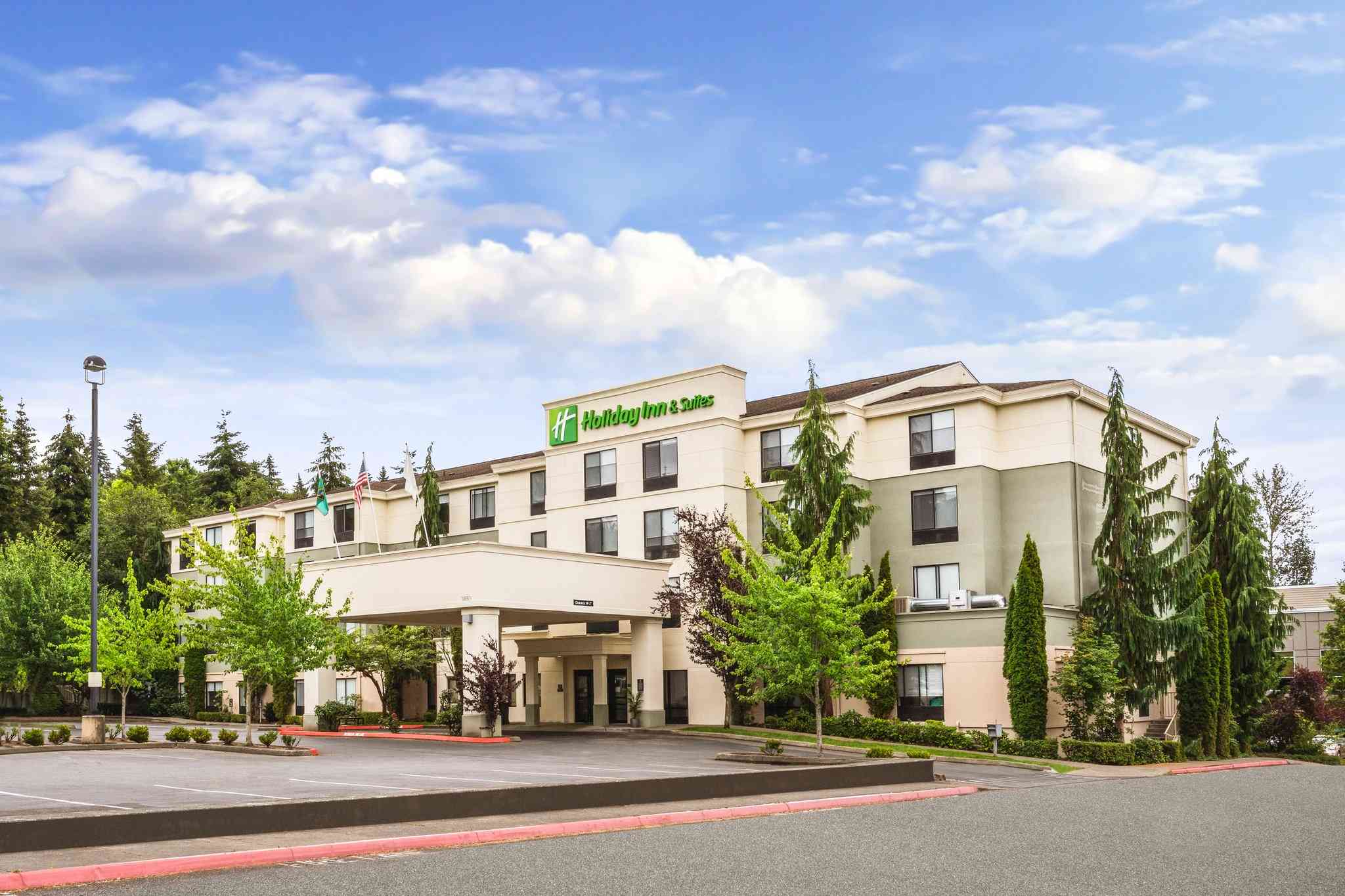 Holiday Inn & Suites Bothell в Ботелл, WA