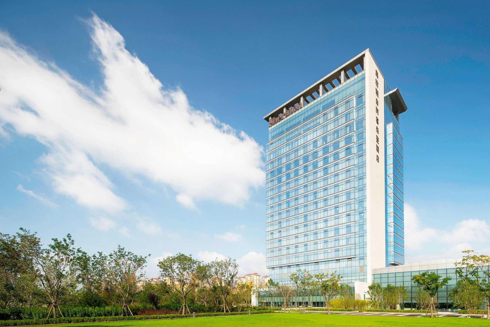 Sheraton Langfang Chaobai River Hotel в Ланфан, CN